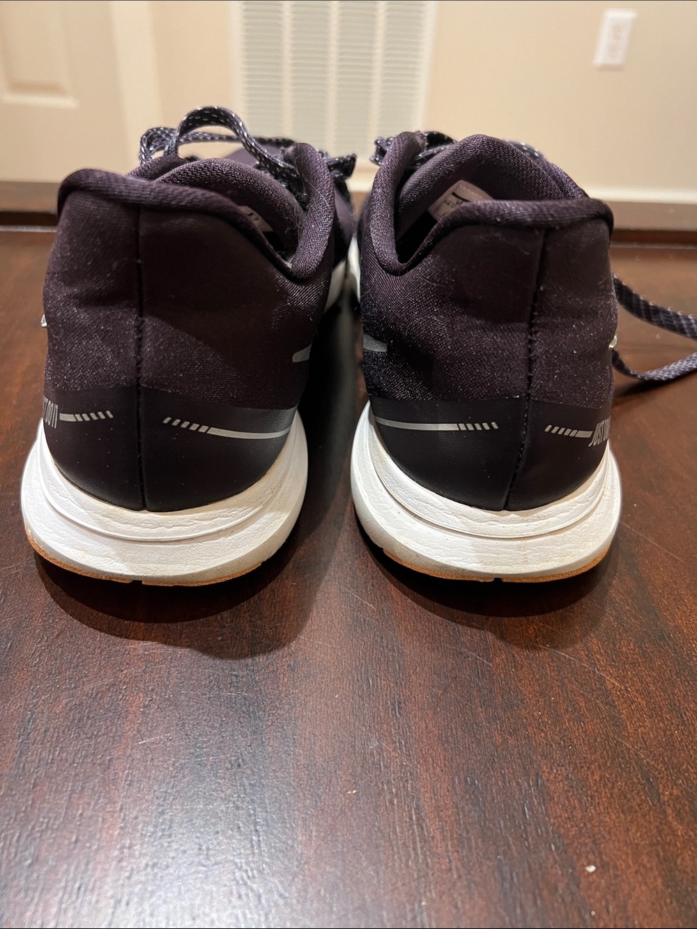 Nike Running Shoes - Picture 6 of 11